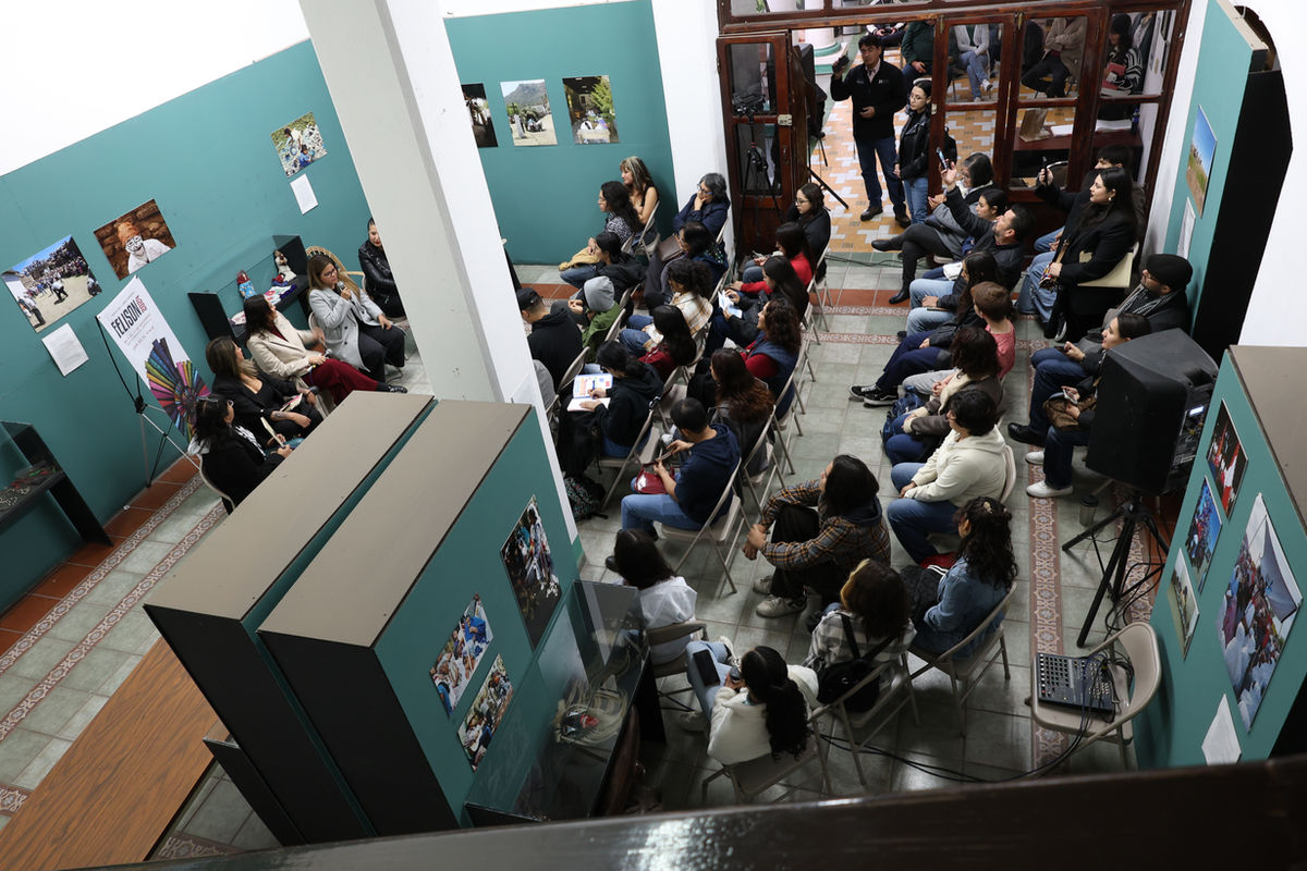Conversatorio "las de aquí: escritoras sonorenses contemporáneas" en la felison 2024