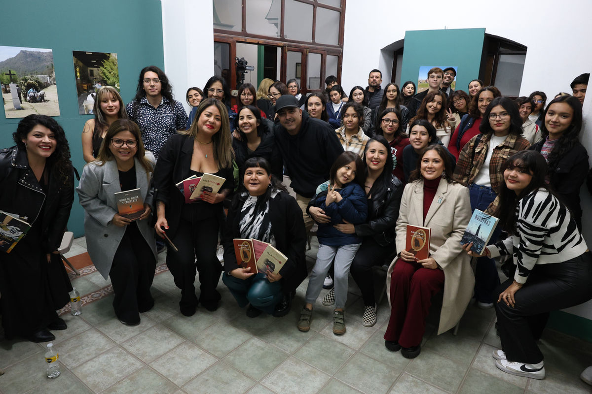 Conversatorio "las de aquí: escritoras sonorenses contemporáneas" en la felison 2024