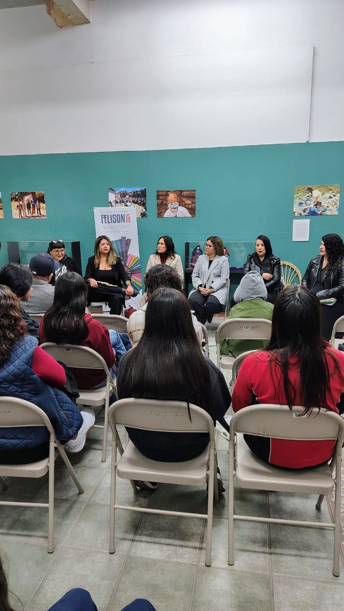 Conversatorio "las de aquí: escritoras sonorenses contemporáneas" en la felison 2024